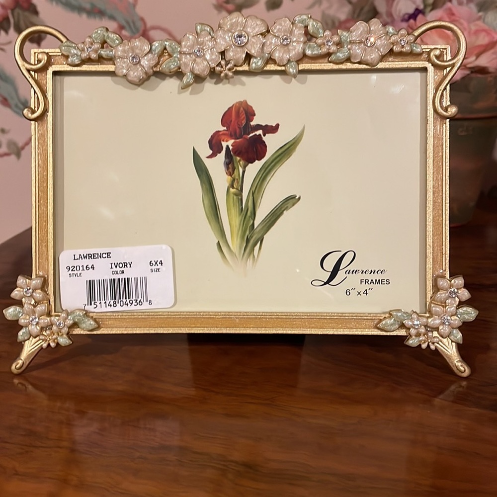 Lawrence Gold picture frame 6 x 4 - Picture 3 of 5